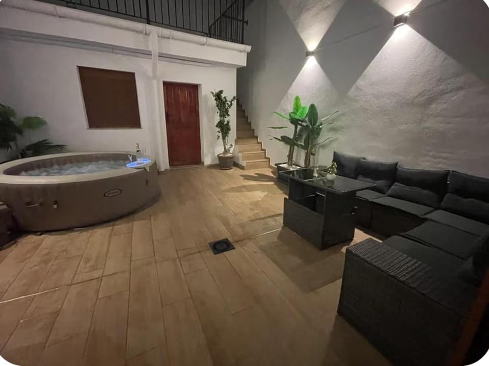 Dream Big with jacuzzi and terrace in Ruzafa Apartment in Valencia