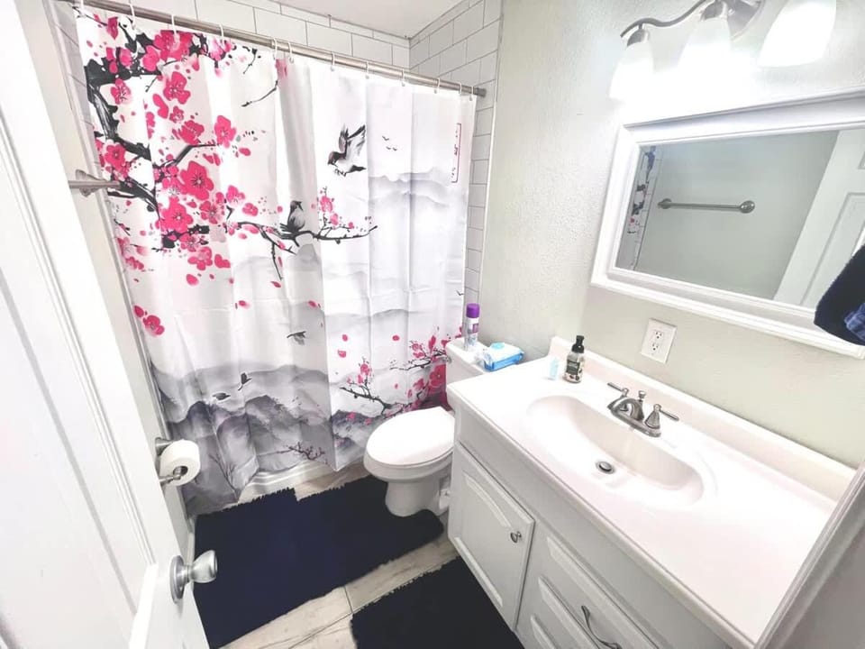 Unity House - Suite 1 in Shared Home House in Tempe