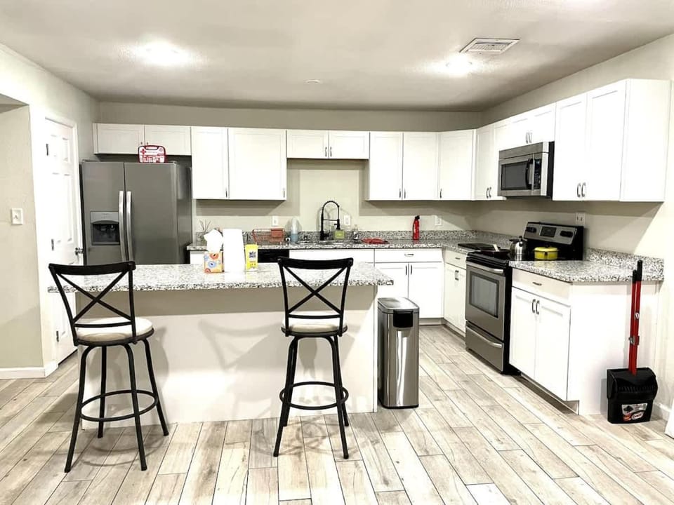 Unity House - Suite 2 in Shared Home House in Tempe
