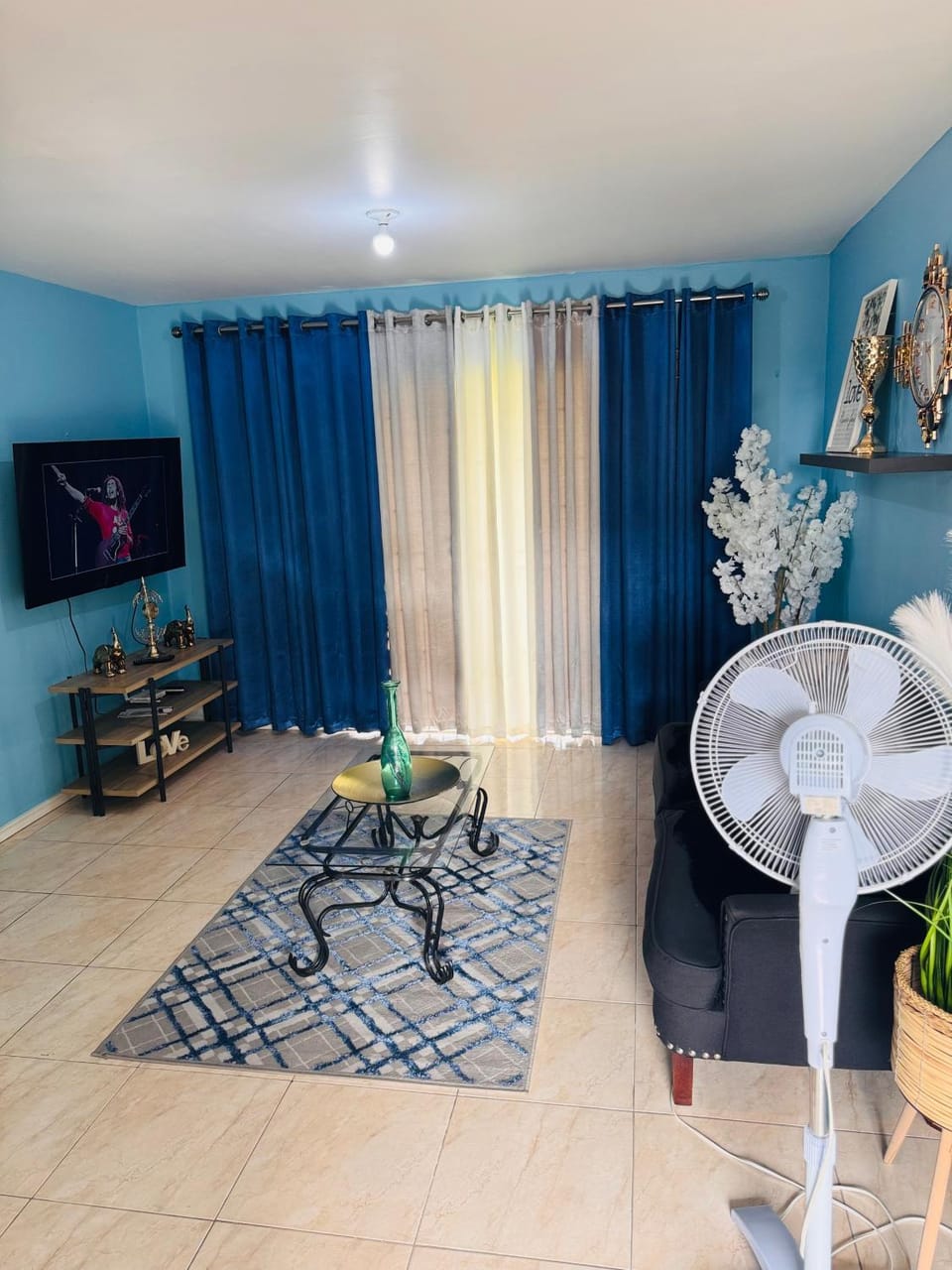 Chelsea Bliss Apartment in Kingston