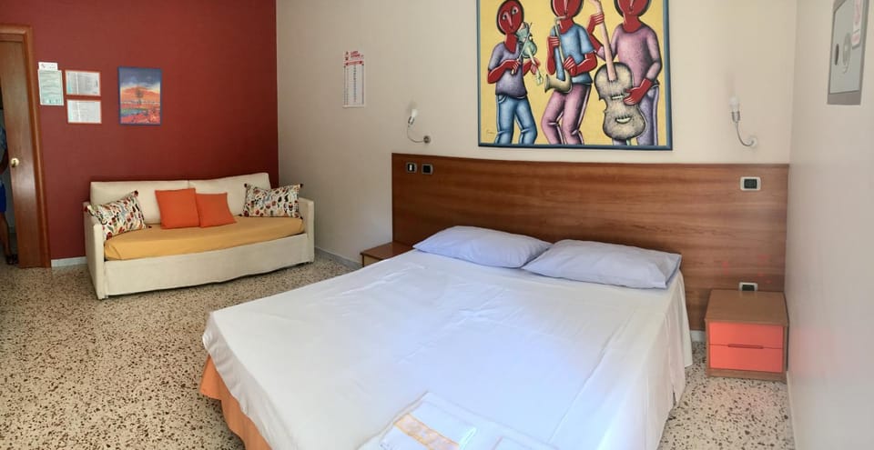 Day, Photo of the whole room