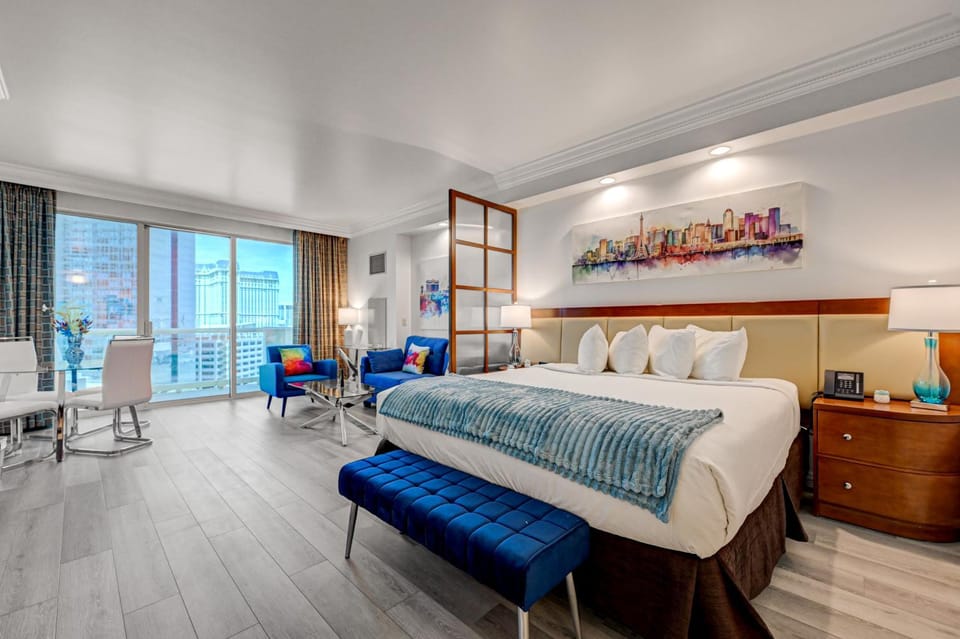 Photo of the whole room, Seating area, Bedroom