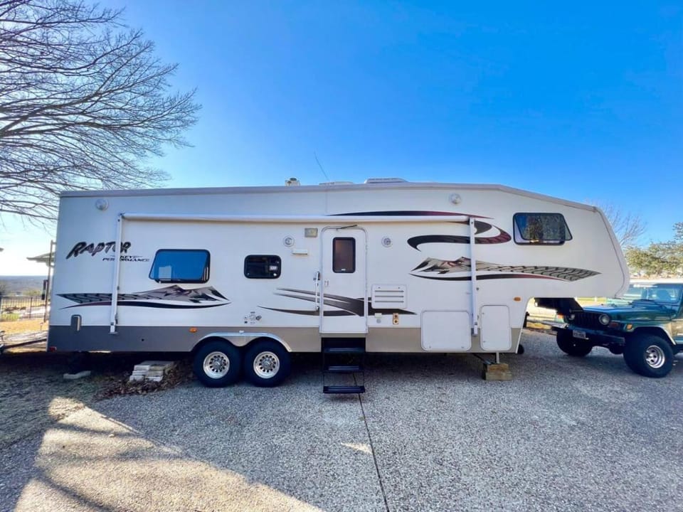 The Glamper Spacious 5th Wheel House in Texas