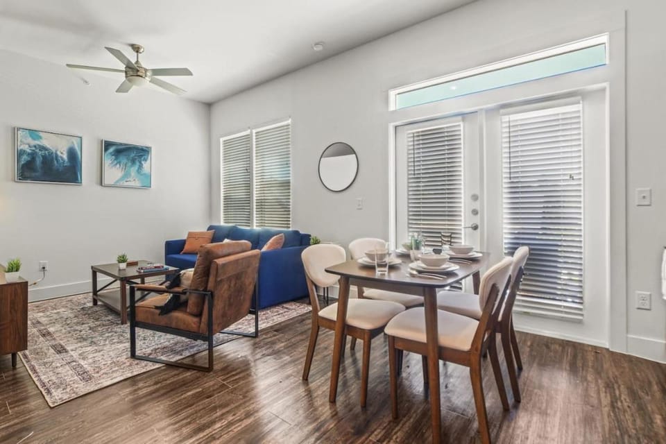 Pampering New Unit Studio 1Ba Pool, Golf Sim Apartment in Austin