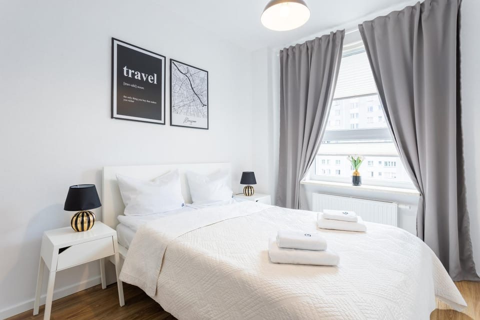 Bed, Photo of the whole room, Bedroom, hair dresser, towels