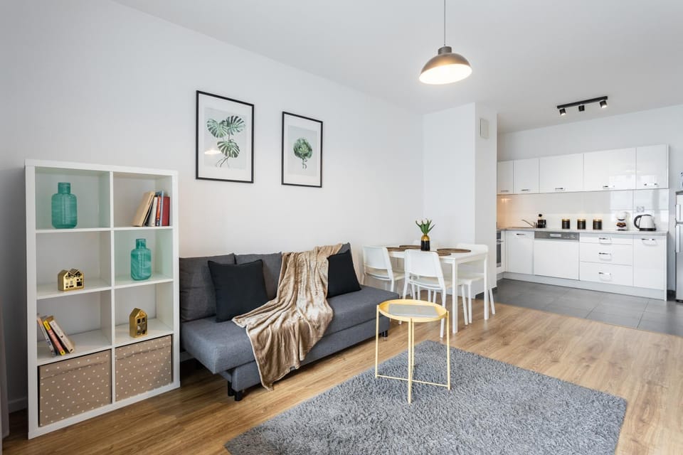 Coffee/tea facilities, Kitchen or kitchenette, Living room, Seating area, Dining area