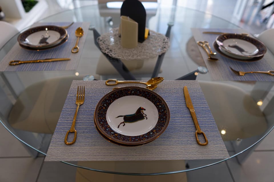 Restaurant/places to eat, Dining area