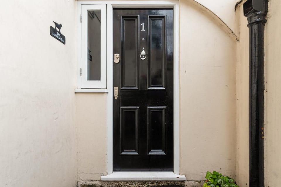 Garden Flat Apartment in City of Westminster