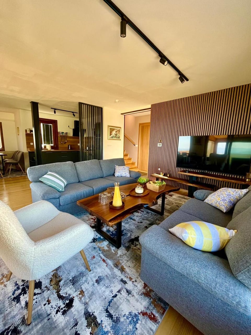 TV and multimedia, Living room, Seating area