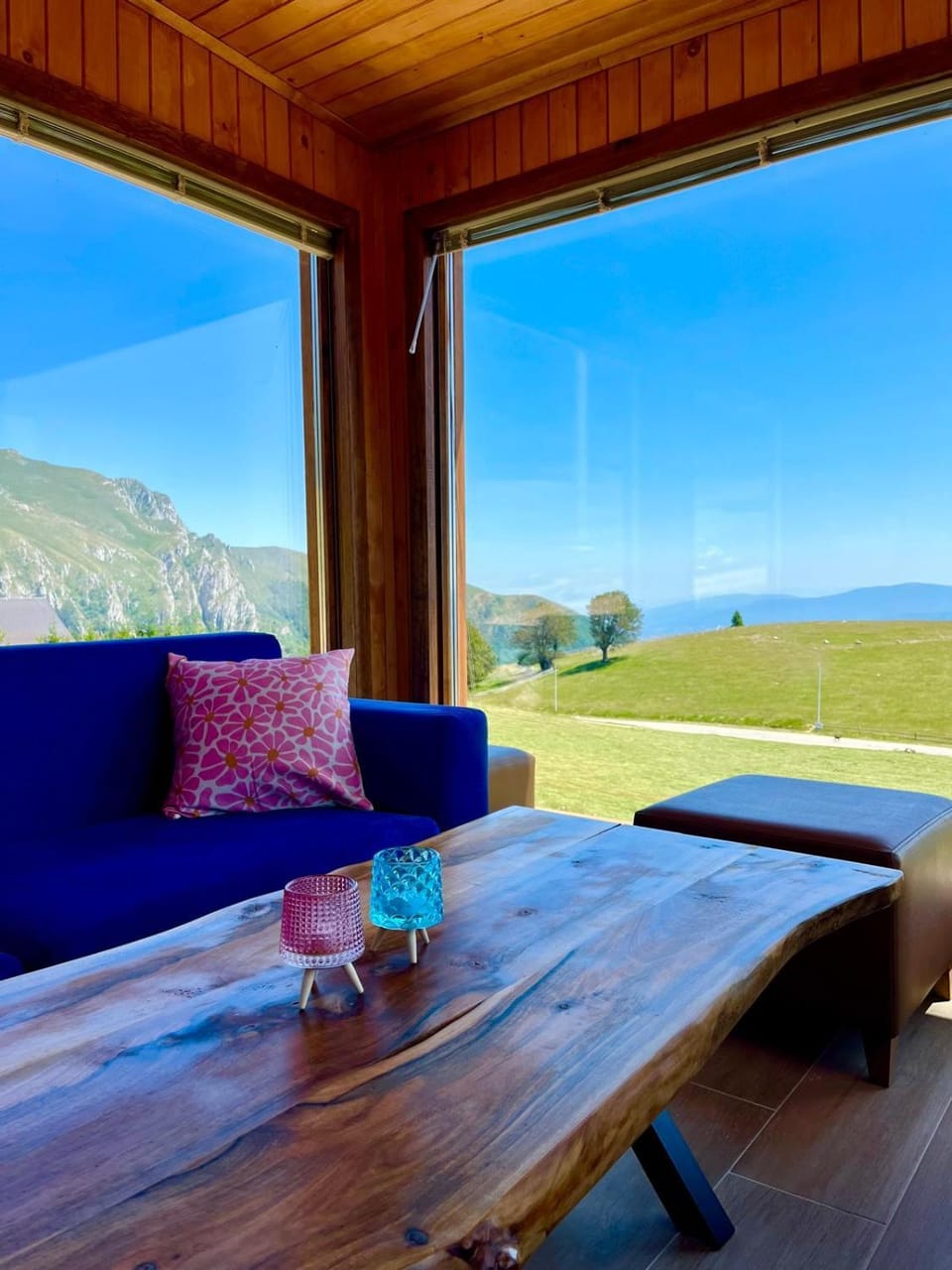 Day, Natural landscape, Seating area, Mountain view