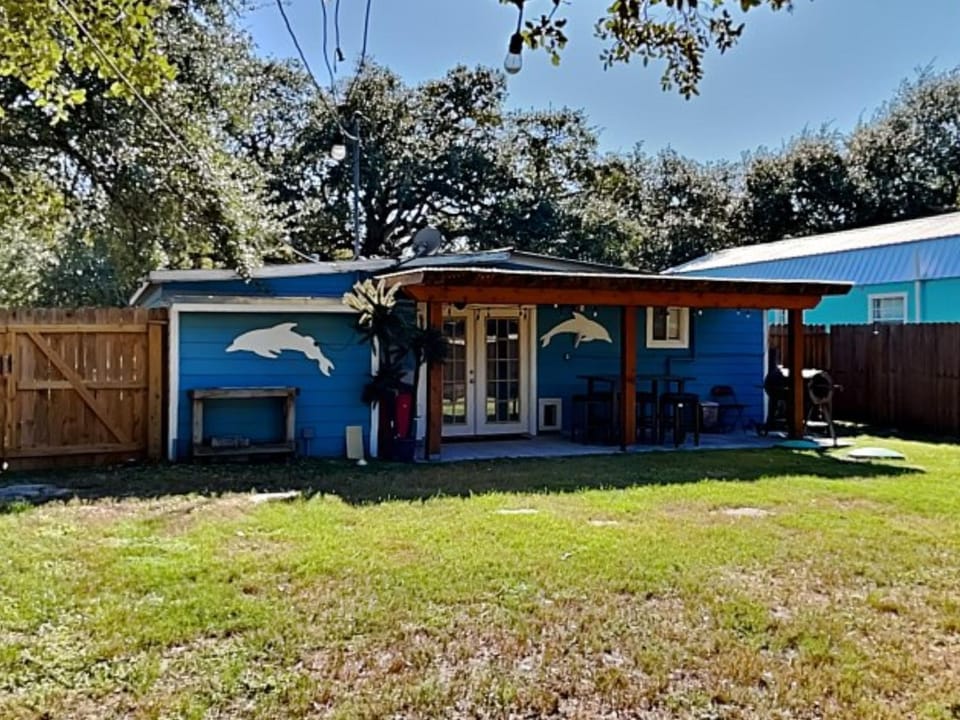 Property building, Patio, Garden