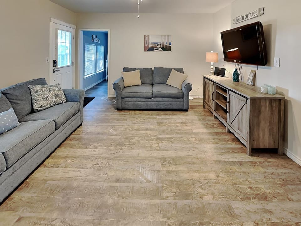 TV and multimedia, Living room, Seating area, furniture