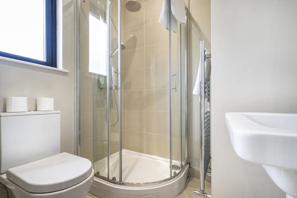 Shower, Bathroom, towels