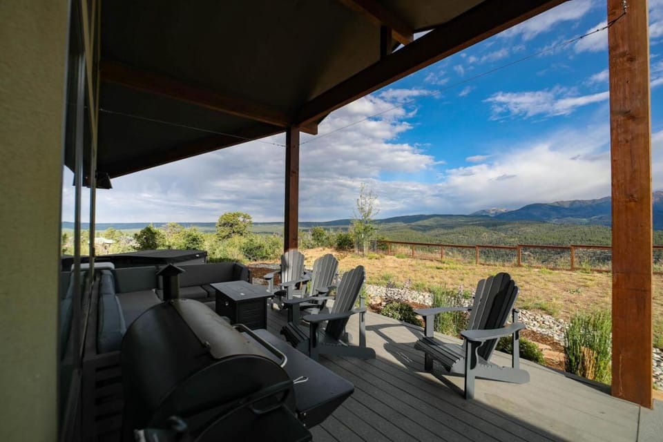 321 Castle Ridge Drive House in La Plata County