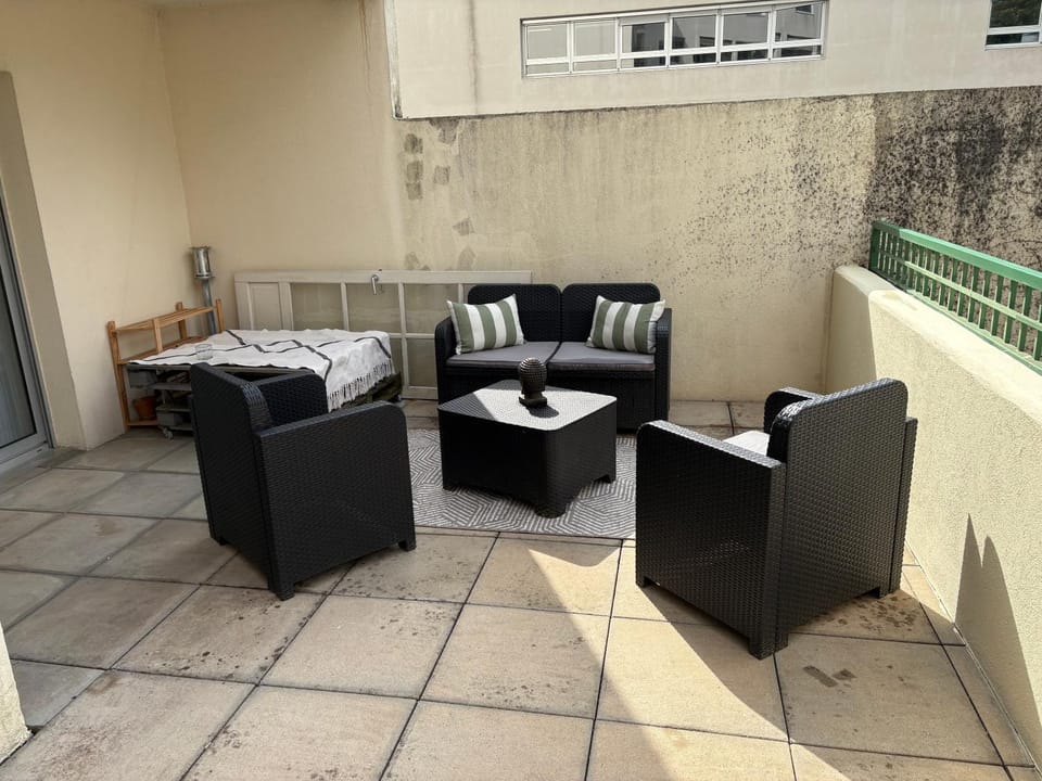 T2 Cosy proche du centre avec grande terrasse! Apartment in Nimes