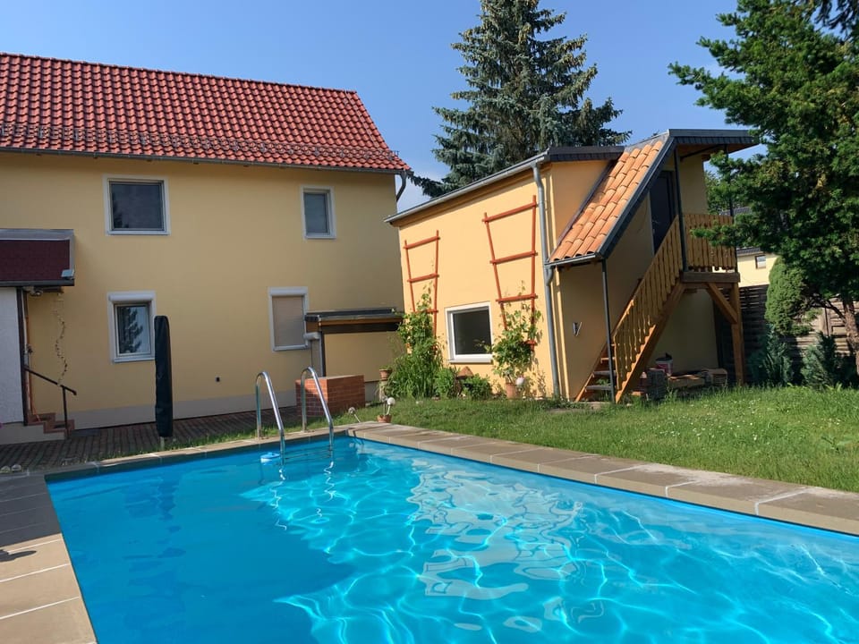 Garden, Swimming pool