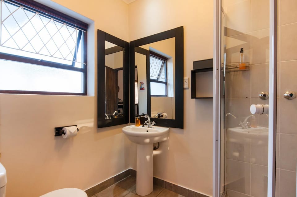 Africa Beach B&B Bed and Breakfast in Port Elizabeth