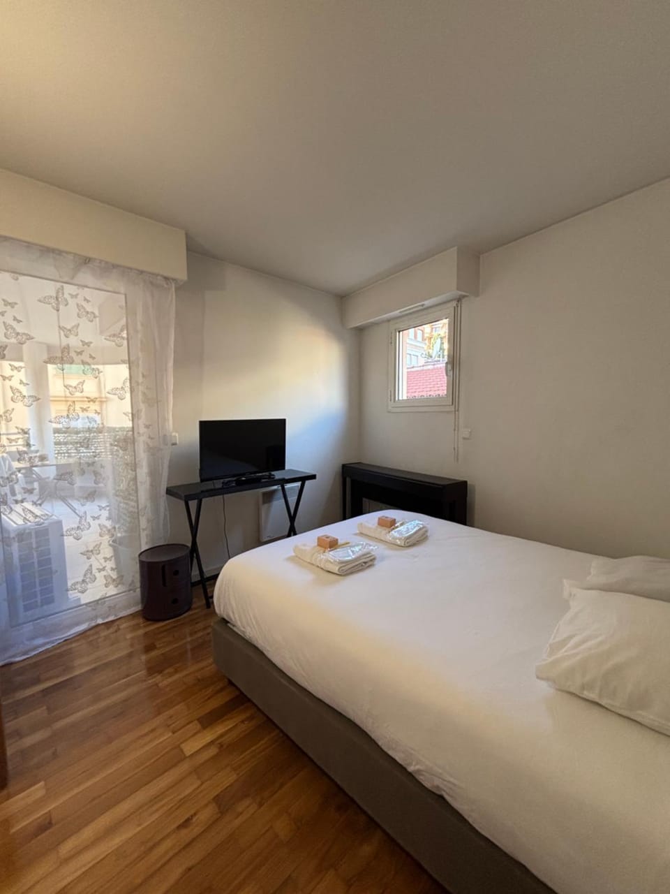 TV and multimedia, Bedroom, towels