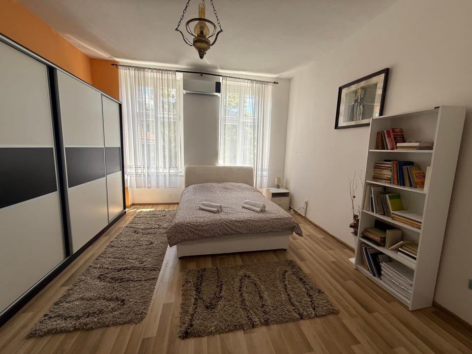 Filotimo Omega 2BDR Garage Apartment in Sarajevo