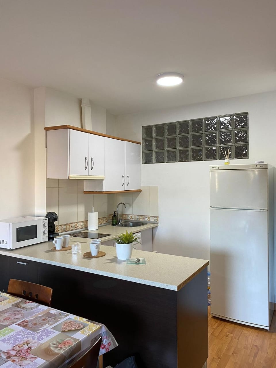 Coffee/tea facilities, microwave, toaster