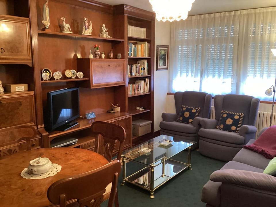 Communal lounge/ TV room, TV and multimedia