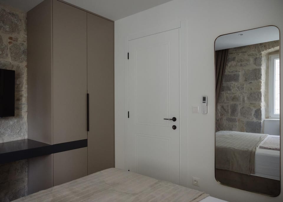 Bed, Bathroom, Photo of the whole room, Bedroom, towels, wardrobe
