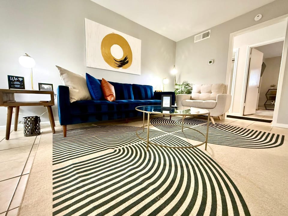 Living room, Decorative detail, Seating area