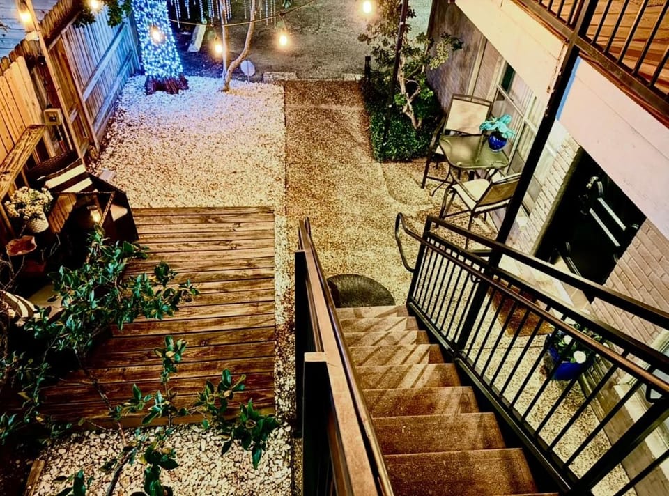 Montrose Stays Spotless Full APT! Free Parking!!! An Art Lover's Dream Apartment in Houston