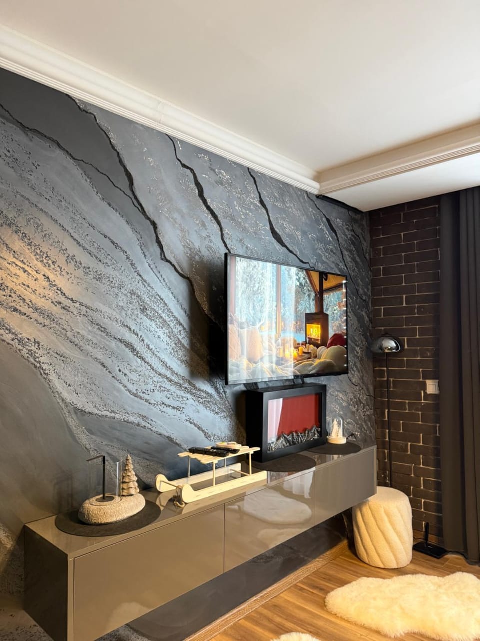Black Elegant & Spa Kop Apartment in Serbia