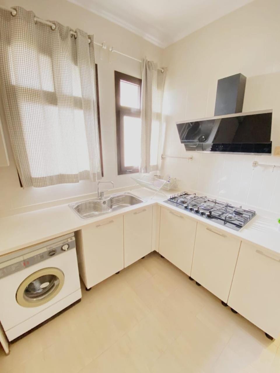 شقة داخل كمبواند Casa Beverly Hills رقم هاتف صفر صفر اتنين صفر واحد واحد صفر اتنين اربعه ثلاثه صفر 222 Apartment in Egypt