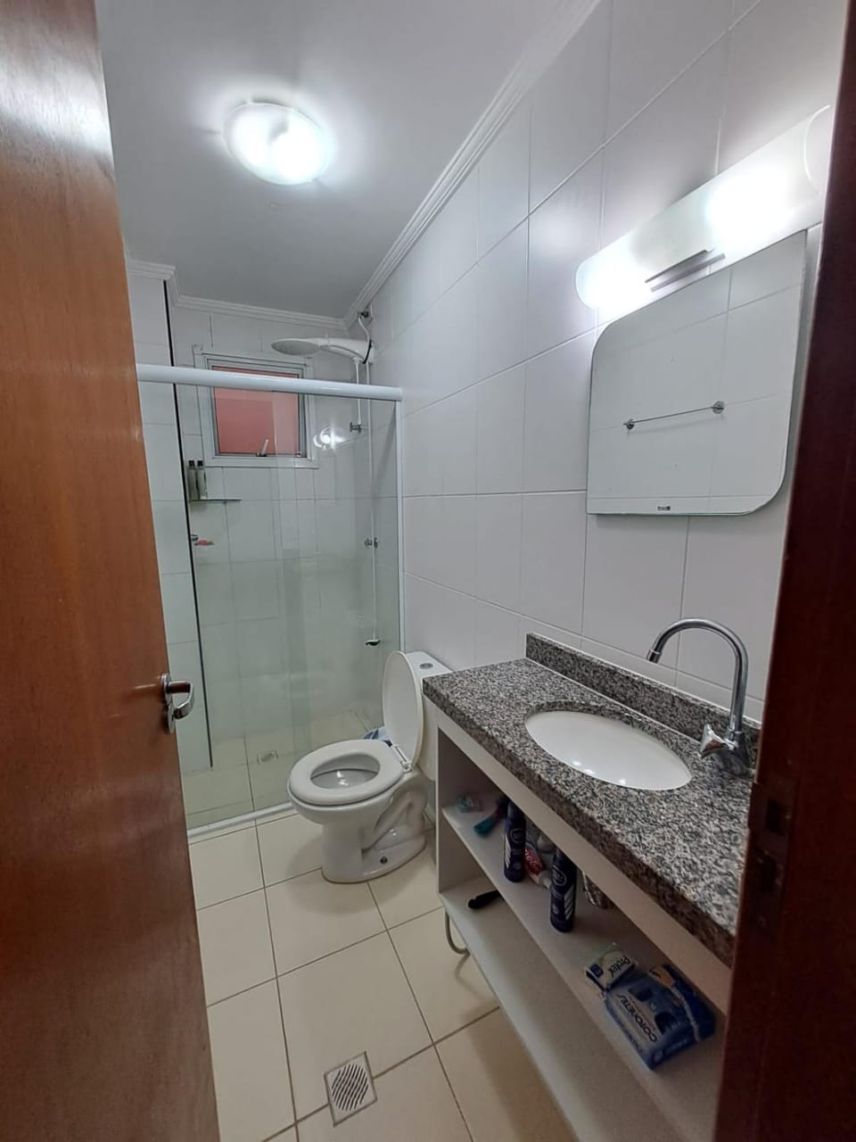 LINDO APARTAMENTO EM UBATUBA NA PRAIA DO ITAGUA, SAUNA, PISCINA, WI-FI, AR CONDICIONADO, 2 VAGAS DE ESTACIONAMENTO e BELA VISTA DA SACADA Apartment in Ubatuba