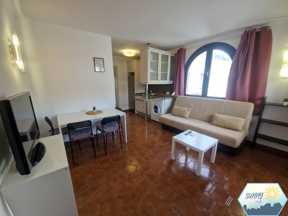 Sunny Fuengirola Los Pacos Apartment in Fuengirola