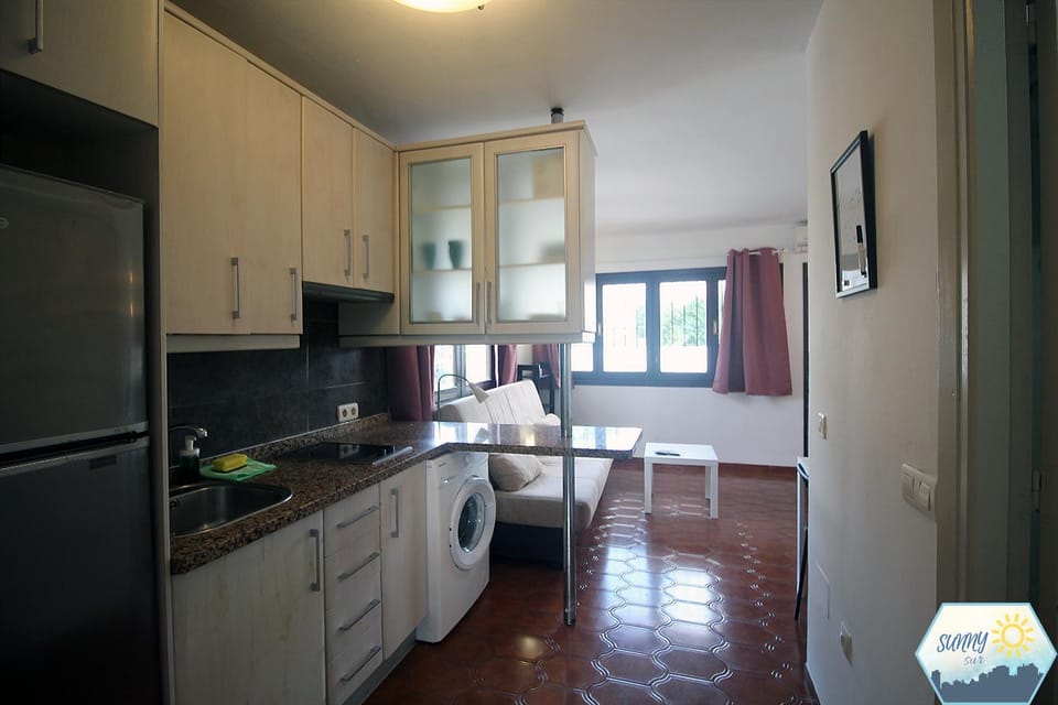 Sunny Fuengirola Los Pacos Apartment in Fuengirola
