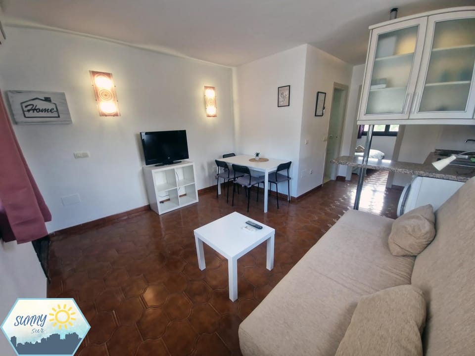 Sunny Fuengirola Los Pacos Apartment in Fuengirola