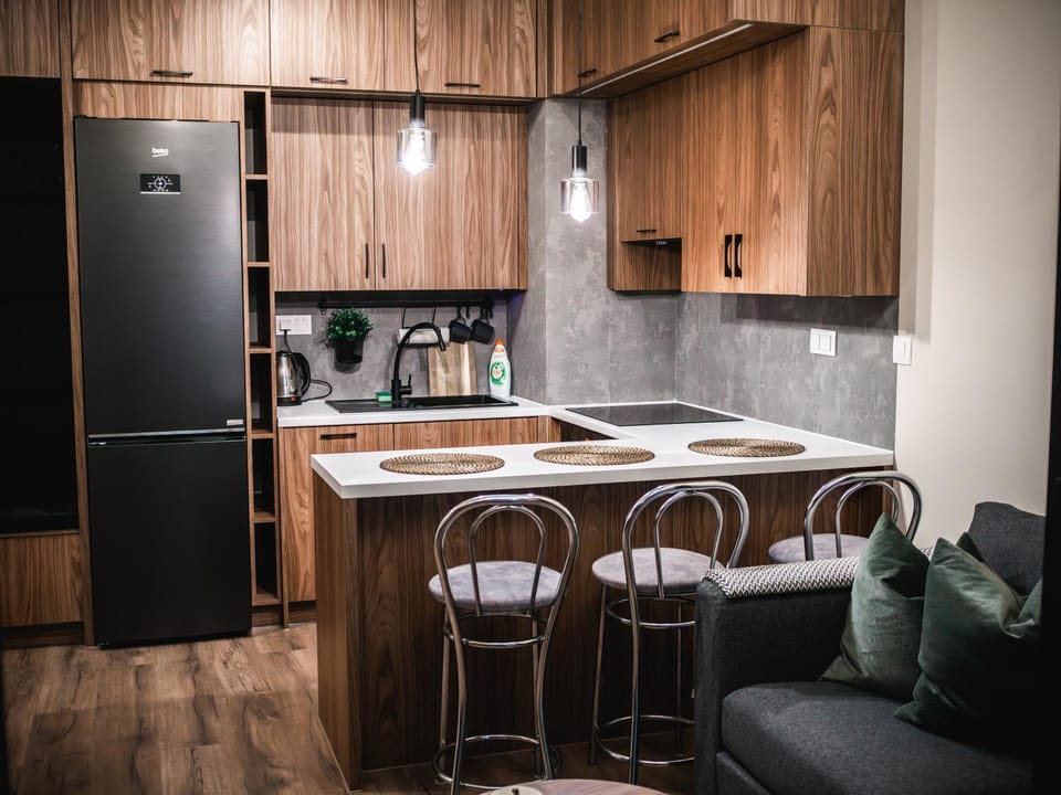 Kitchen or kitchenette, Dining area, dishwasher, oven, stove