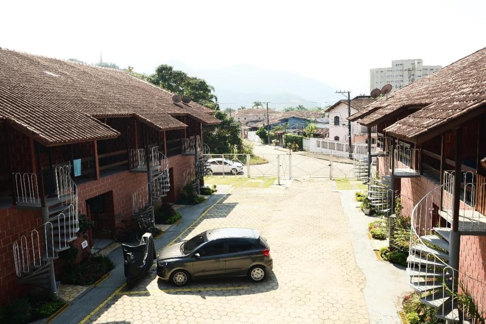 APARTAMENTO a 3 minutos a pé da praia PRAINHA - CARAGUATATUBA Apartment in Caraguatatuba