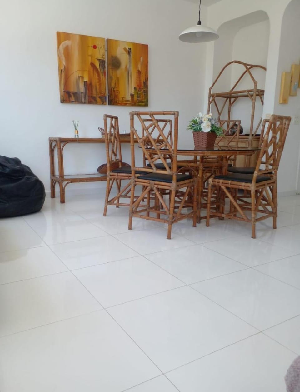 Apartamento com 4 quartos, uma quadra da Praia Enseada, Guarujá Apartment in State of São Paulo
