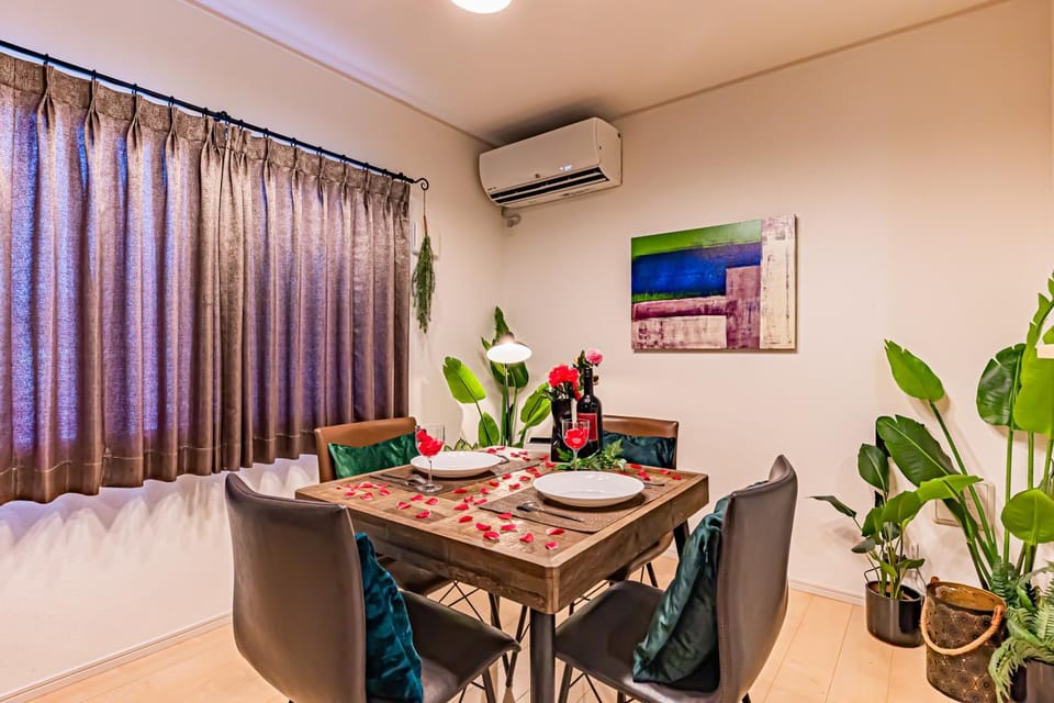 Living room, Dining area, air conditioner