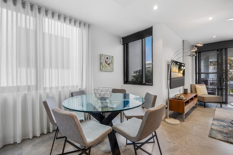 Coastal Bliss: 3-Bedroom Retreat with Pool Apartment in Coolum Beach