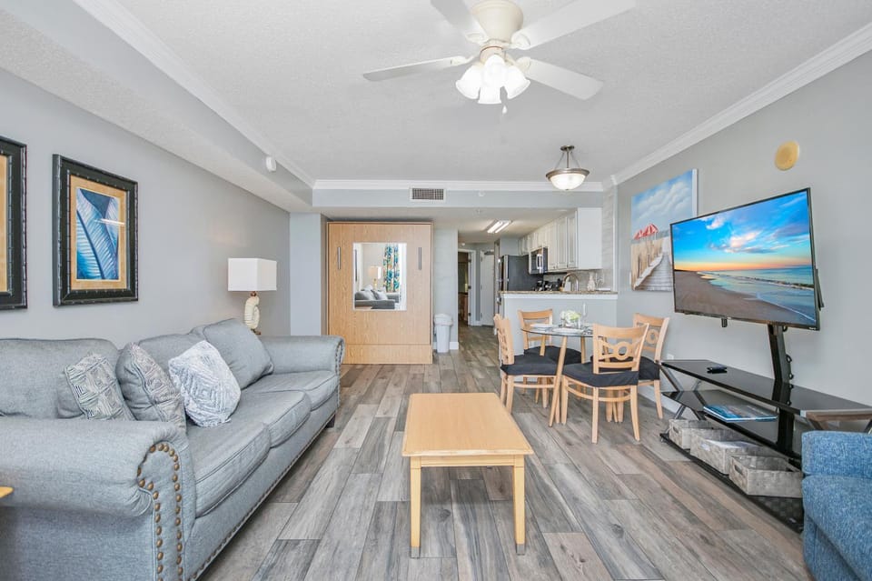TV and multimedia, Living room, Dining area