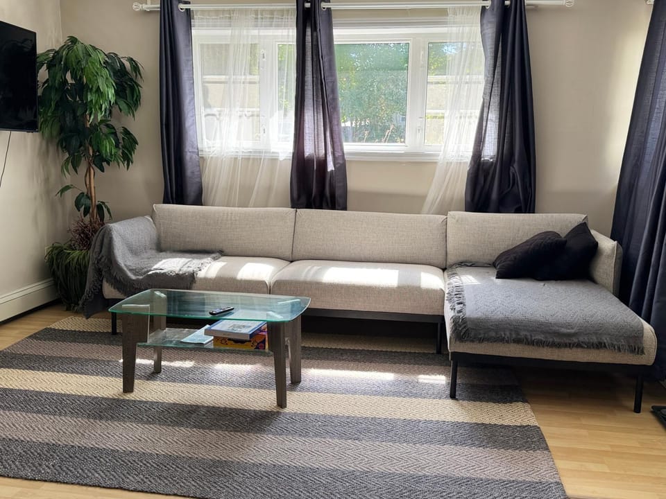 Zoe Home Apartment in Dartmouth