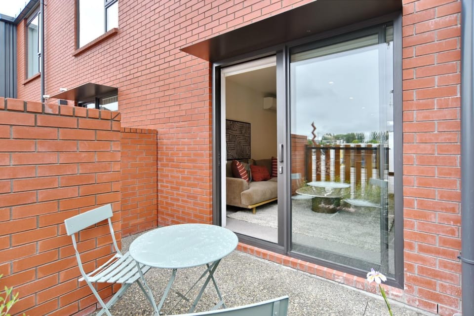 Property building, Seating area