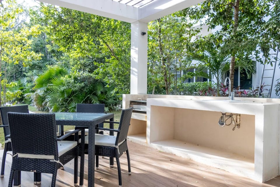 BBQ facilities, Garden view