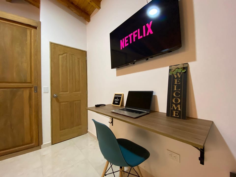 Communal lounge/ TV room, TV and multimedia