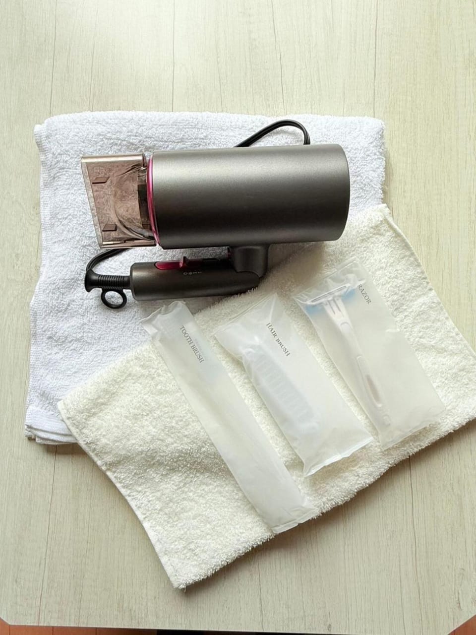 hair dryier, towels
