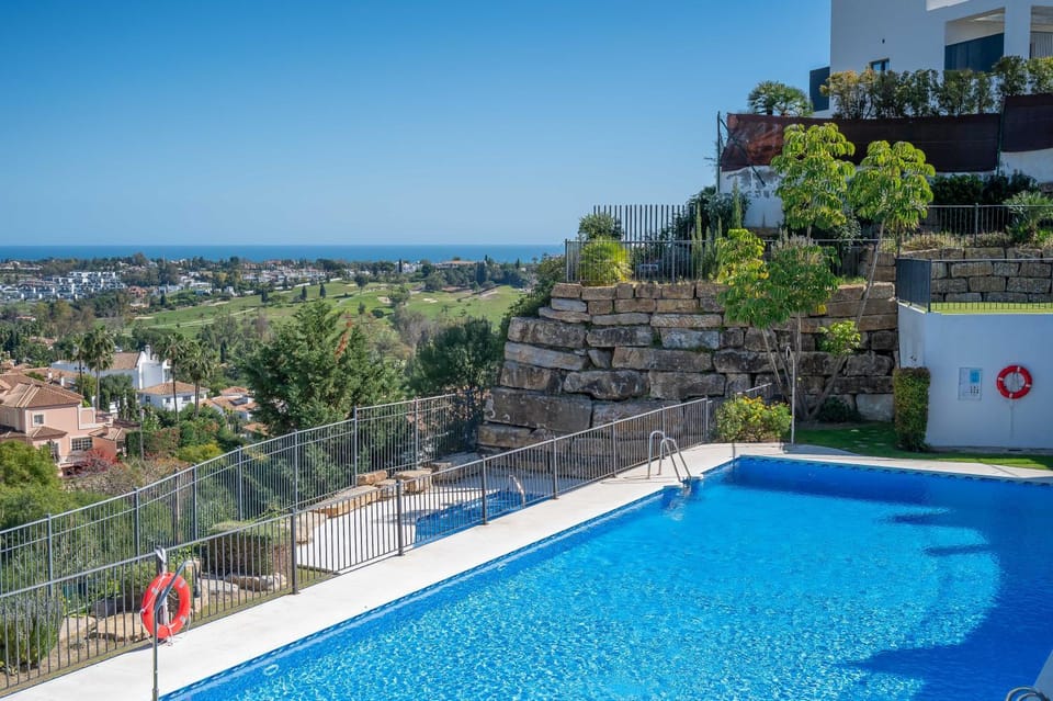 Property building, Pool view, Sea view