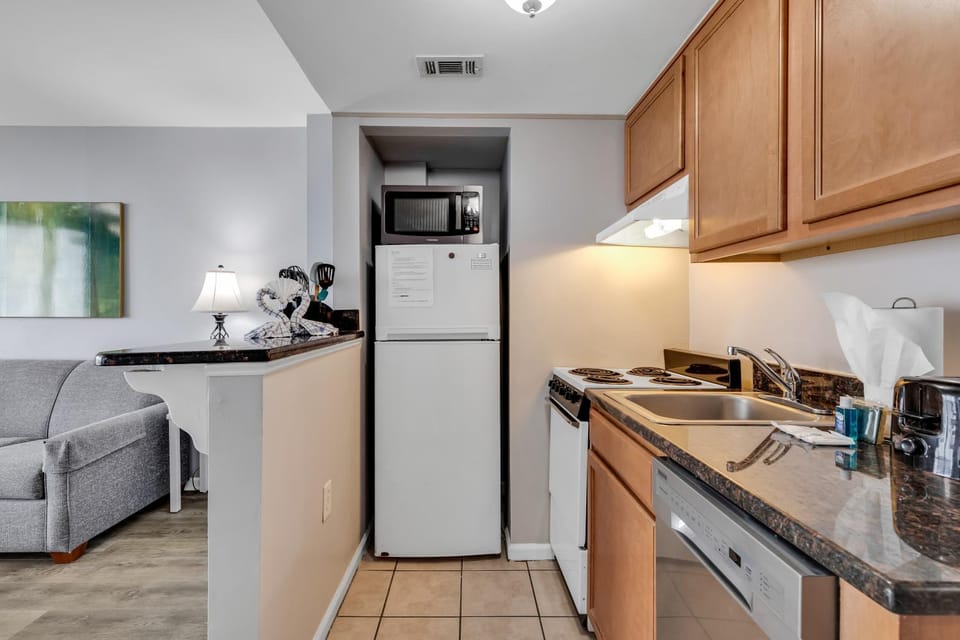 Kitchen or kitchenette