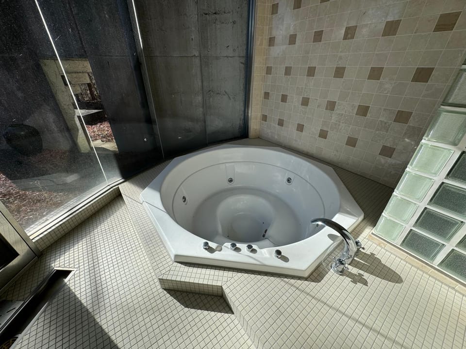 Bathroom, Bath