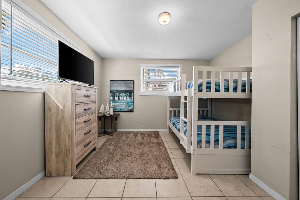 Private 5BR Oasis with Pool Near Clearwater Beach House in Tampa Bay