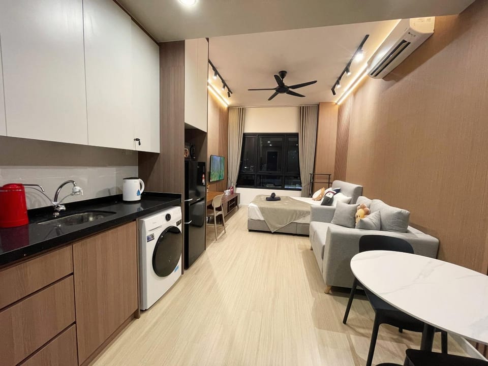 TV and multimedia, Kitchen or kitchenette, Living room, Seating area, Dining area, washing machine, dryer, air conditioner
